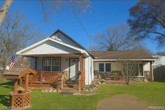 207 S Maple St, Durand, MI 48429