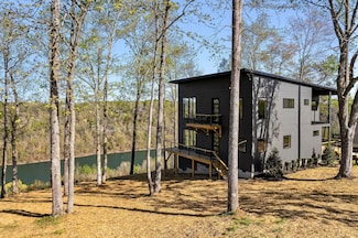 1171 Hutchins Bend Rd, Sparta, TN 38583