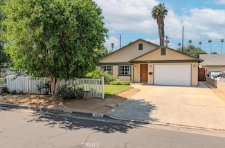 4356 Gardena Dr, Riverside, CA 92506
