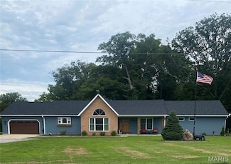 1411 W Old National Trail, Greenville, IL 62246