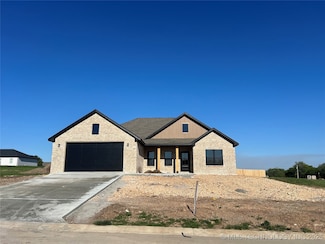 2051 N Everly Dr, Tahlequah, OK 74464