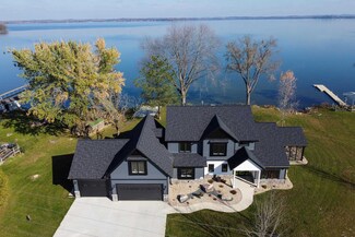 1984 Barber Dr, Stoughton, WI 53589