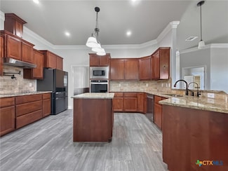 1066 Vista Dr, Salado, TX 76571