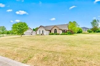 202 Hunter's Glen Ln, Johnson Creek, WI 53038