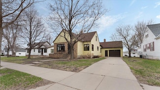 411 Ash St S, Sauk Centre, MN 56378