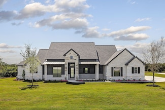 737 Burr Oak Ln, Weatherford, TX 76085