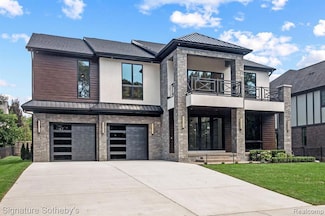 1541 Shipman Blvd, Birmingham, MI 48009