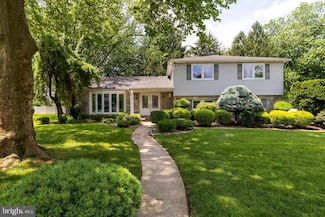 1018 Corn Crib Dr, Huntingdon Valley, PA 19006
