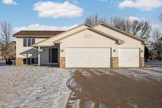 409 5th St NW, Saint Michael, MN 55376