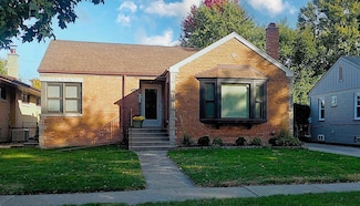 9835 S Saint Louis Ave, Evergreen Park, IL 60805