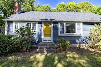 7 W Hill Rd, Plymouth, MA 02360