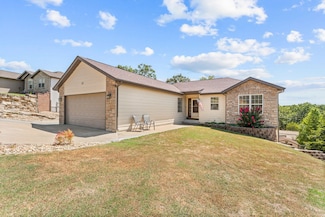 32 Homewood Ln, Kimberling City, MO 65686