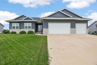 6319 Hoover Trail Rd SW, Cedar Rapids, IA 52404