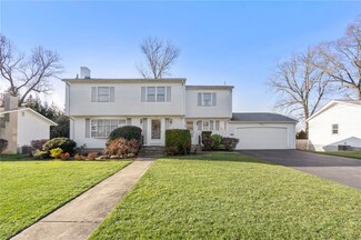 227 Summit Dr, Cranston, RI 02920