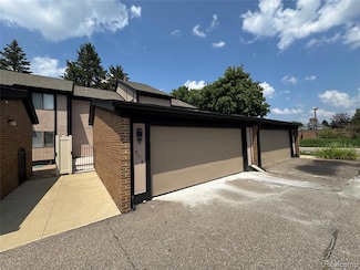 5216 Brett Ct Unit 53, West Bloomfield, MI 48322