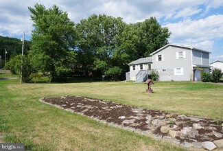 138 W North St, Aaronsburg, PA 16820