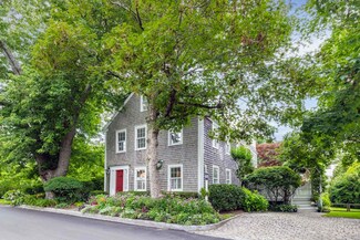 89 Main St, Vineyard Haven, MA 02568