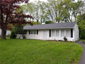 40 Birchbrook Dr, Rochester, NY 14623