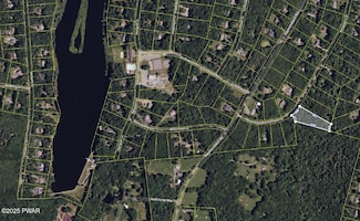 0 Winterberry Dr, Dingman Township, PA 18337