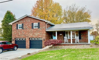 939 Robin Hood Dr, Follansbee, WV 26037