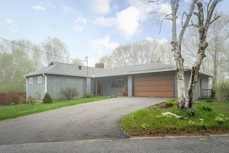 113 Watchtower Rd, Contoocook, NH 03229
