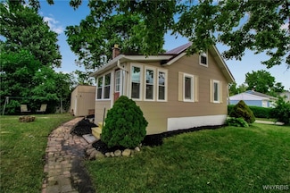 201 Ohio St, Medina, NY 14103