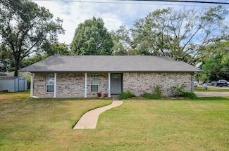 2017 Penick Rd, Waller, TX 77484