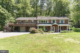 9369 Campbell Rd, Vienna, VA 22182