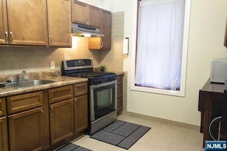 300 57th St Unit 4, West New York, NJ 07093