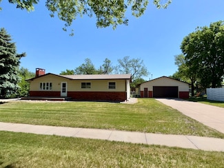 735 S Kansas Ave, Hastings, NE 68901