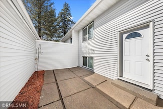8907 Ironwood Ave S, Cottage Grove, MN 55016