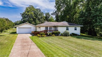 1305 Washington Gardens Cir, Washington, WV 26181
