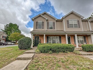 3005 Golden Dale Ln, Charlotte, NC 28262