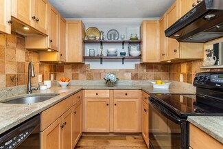 91 Pleasant St Unit B8, Medfield, MA 02052