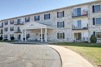 151 N University Dr Unit 305, West Bend, WI 53095