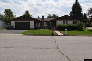 1849 W Anderson St, Evanston, WY 82930