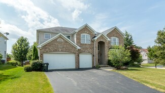 5801 Providence Dr, Hoffman Estates, IL 60192