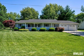 109 Magnolia Dr, Raymond, IL 62560