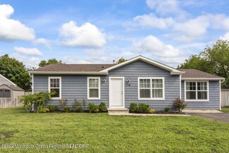 918 Clubhouse Dr, Forked River, NJ 08731