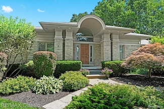4160 Rolling Pines Ct, Commerce Township, MI 48382
