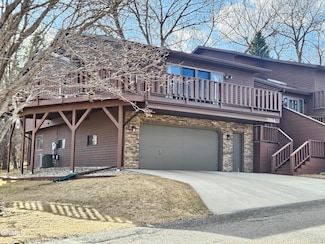 3144 Manitoba Ln, Bismarck, ND 58503