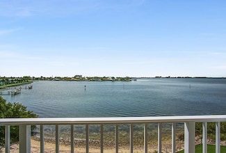 3 Harbour Isle Dr E Unit 302, Fort Pierce, FL 34949
