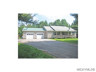 157 Mallett Hill Rd, Stratford, NY 13470