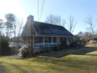 1 Orchard Ln, Parkersburg, WV 26104