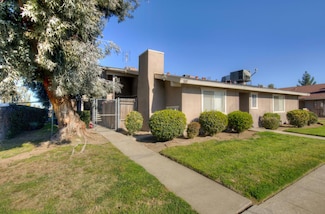 591 W Ashlan Ave, Clovis, CA 93612