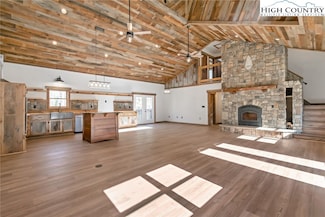 486 Hunter-Lysik Way, Laurel Springs, NC 28644