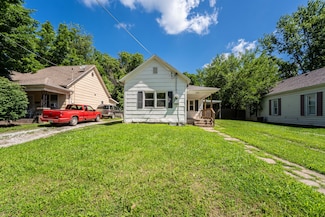1053 E Pacific St, Springfield, MO 65803