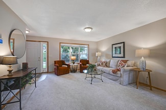 927 Charles Ave, Saint Paul, MN 55104