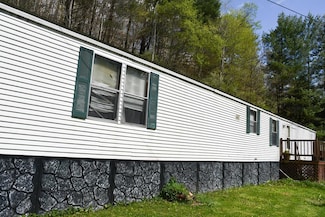 1474 King Solomon Colley Rd, Breaks, VA 24607