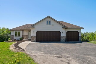 33373 N Lakes Trail, Lindstrom, MN 55045